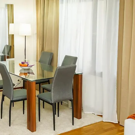 アパート The Crown