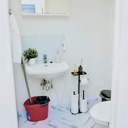 The Crown アパート *