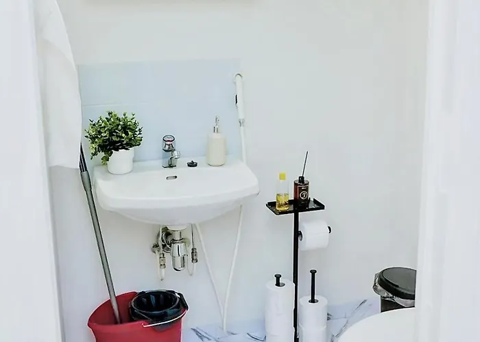 The Crown 아파트 *